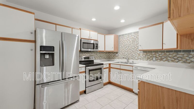 1233 Hollyhock Ln – photo 4