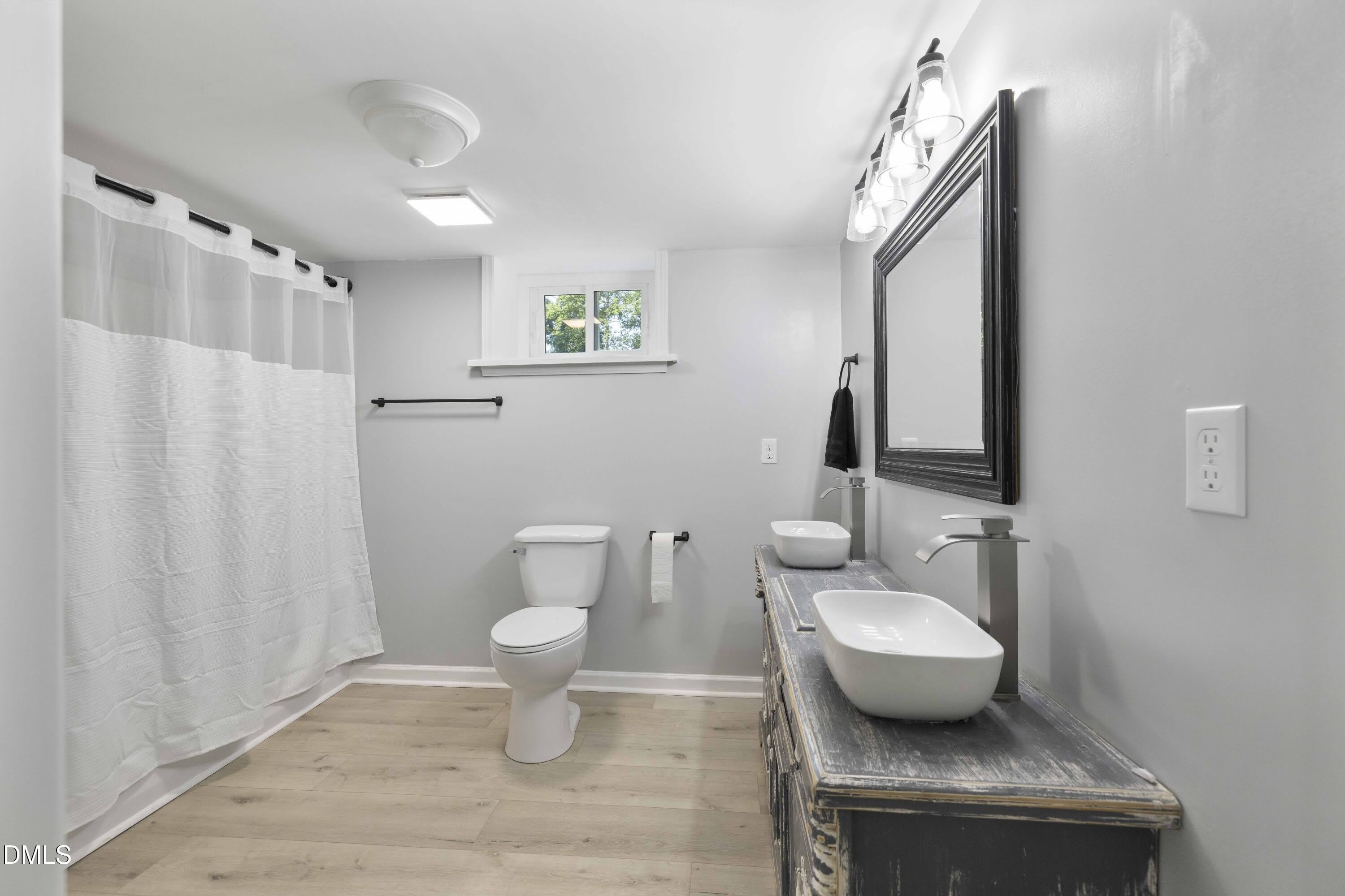 437 Woodsdale Road – photo 3