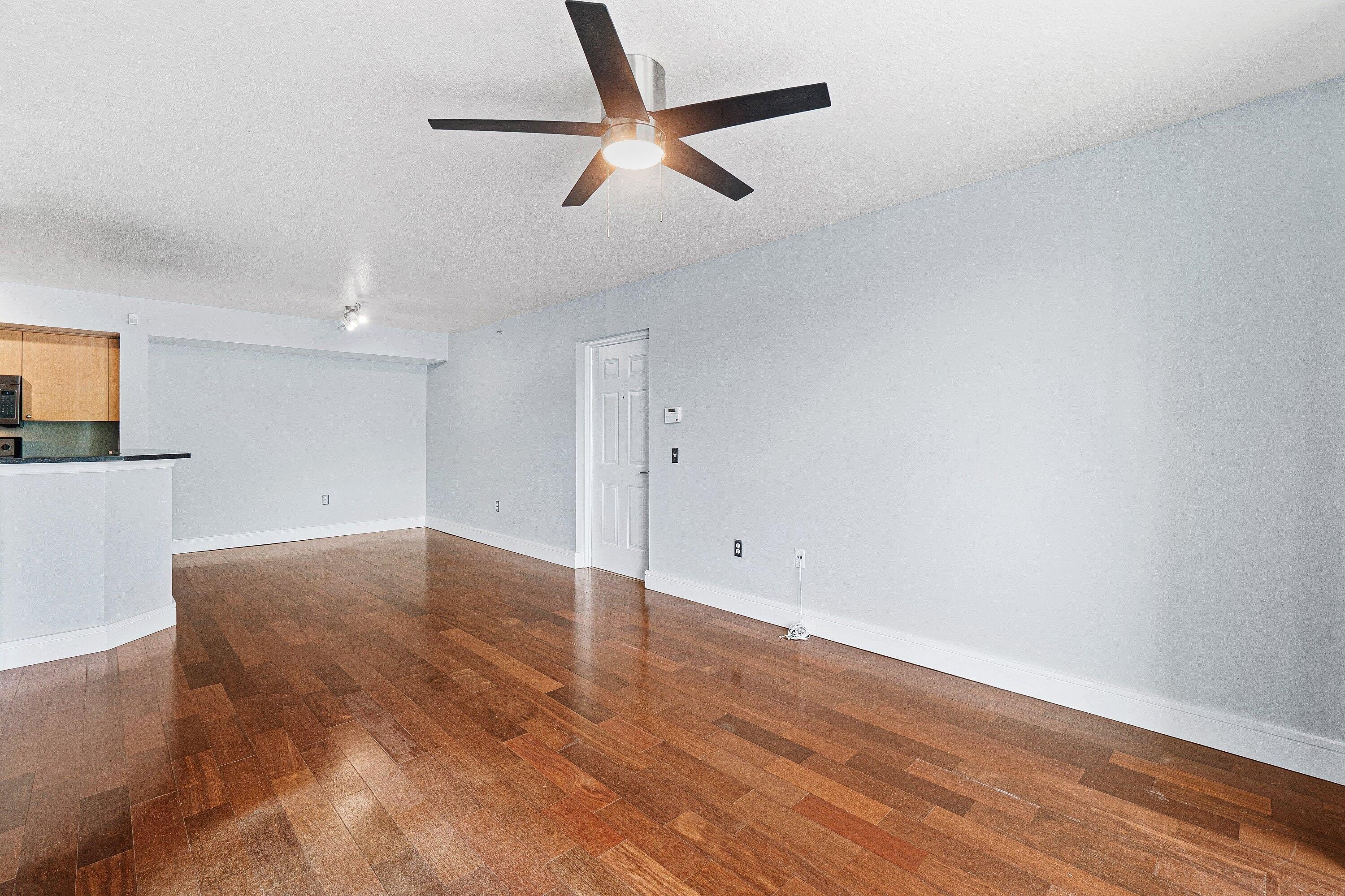 1013 VILLA Circle – photo 4