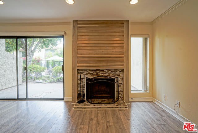5760 OWENSMOUTH Ave – photo 4