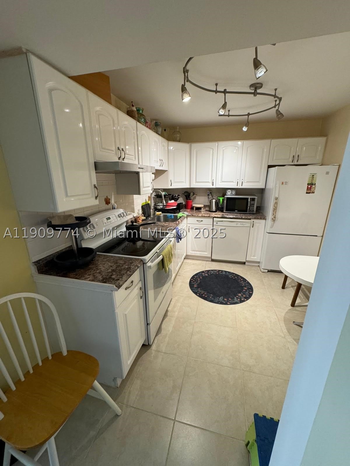 1833 S Ocean Dr – photo 5