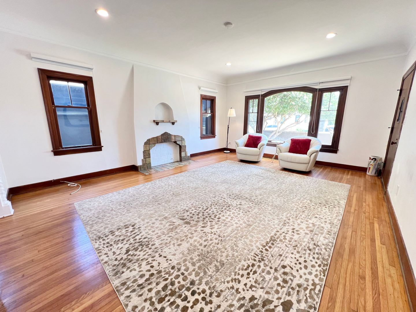 4303 E 3rd St – photo 1