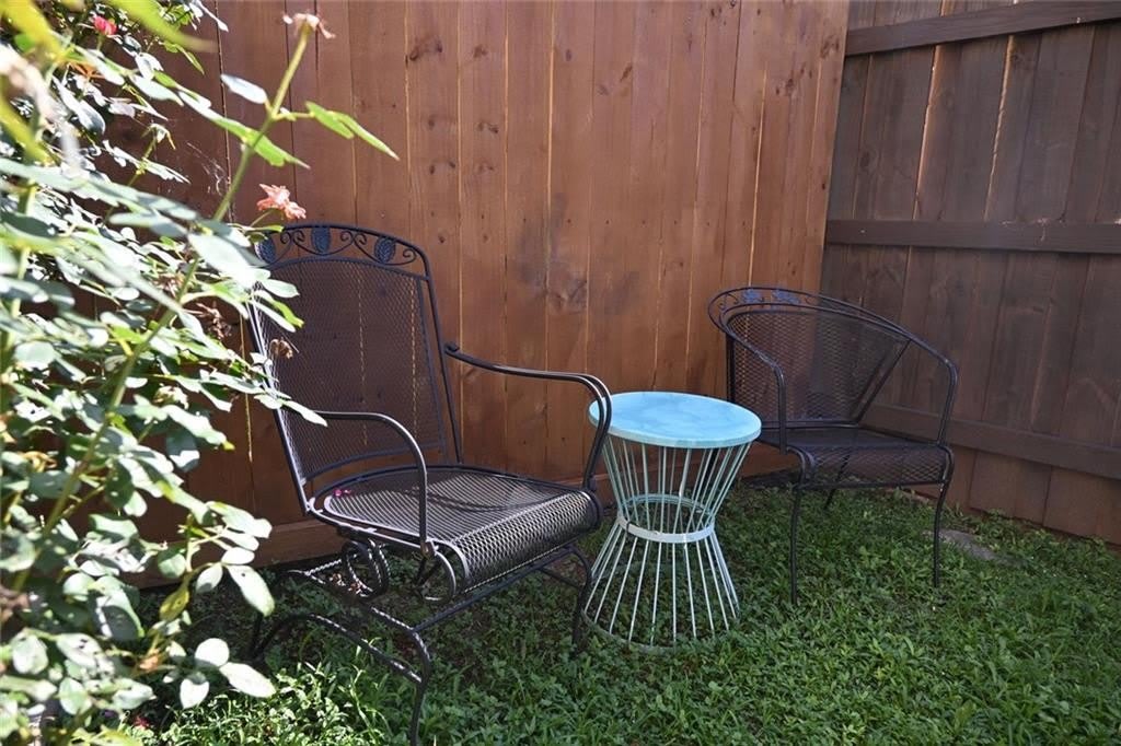 994 Overbrook Circle – photo 2