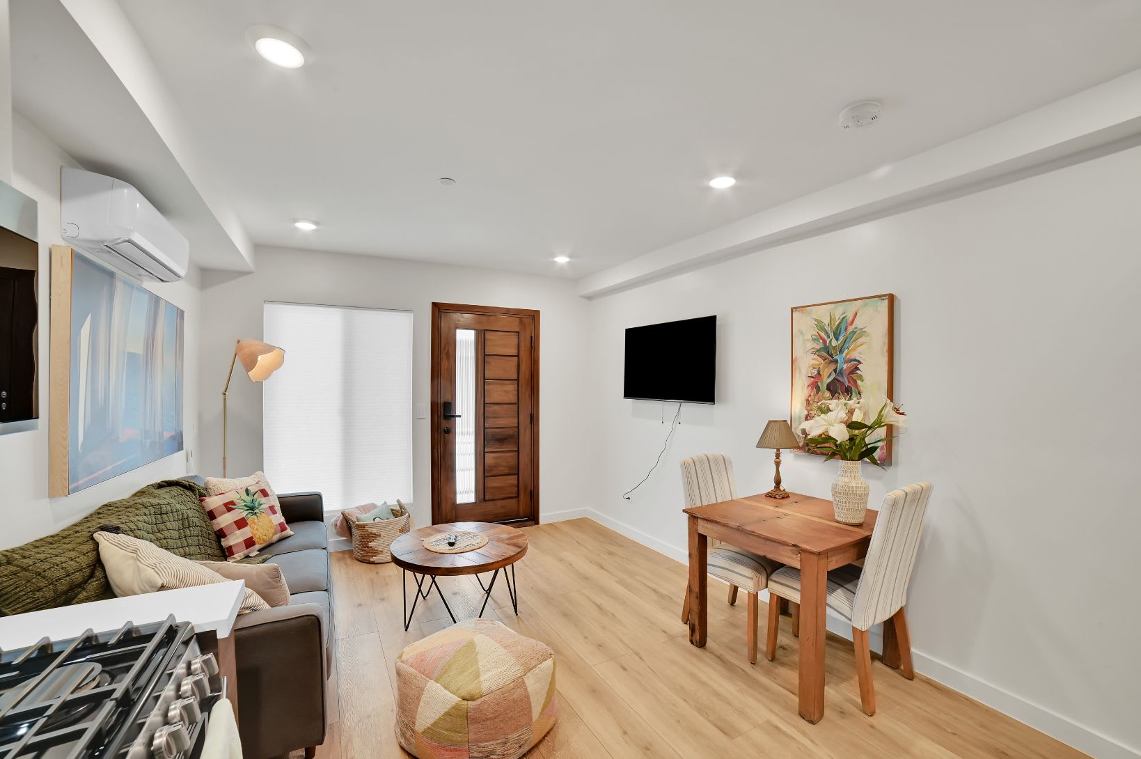 14539 Weddington St – photo 2