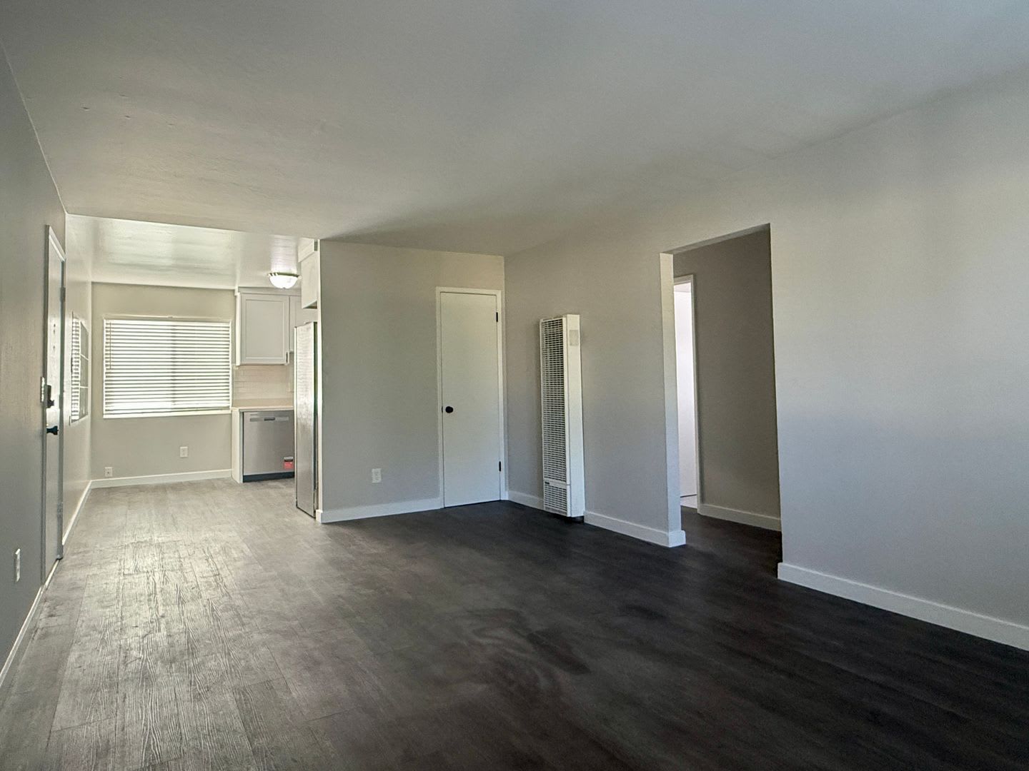 Remodeled 2 Bedroom 1 Bath Sunnyvale Apartment in Convenient Location – photo 5