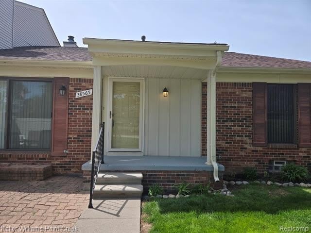 38565 Golfview Drive W – photo 2