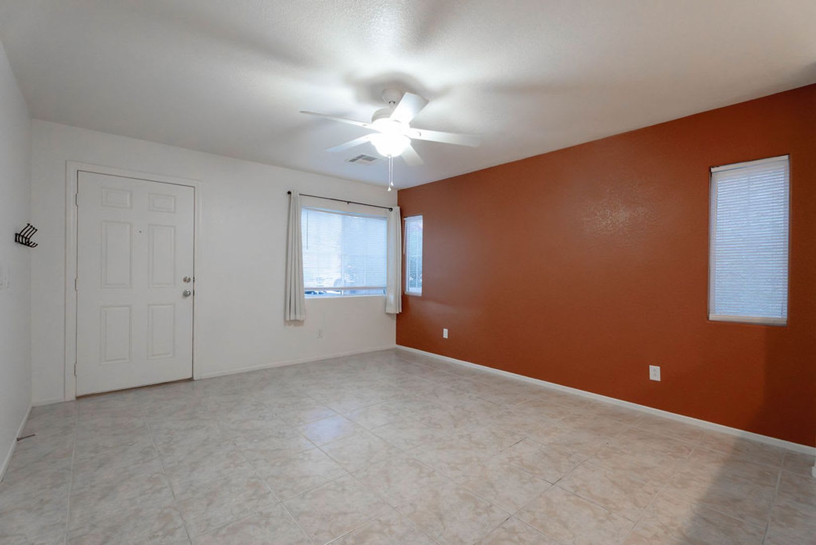 10380 Commanche Moon Avenue, Las Vegas, NV 89129 – photo 4