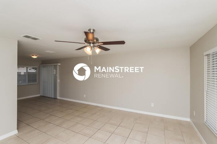 1391 Nolan Street Northeast – photo 4