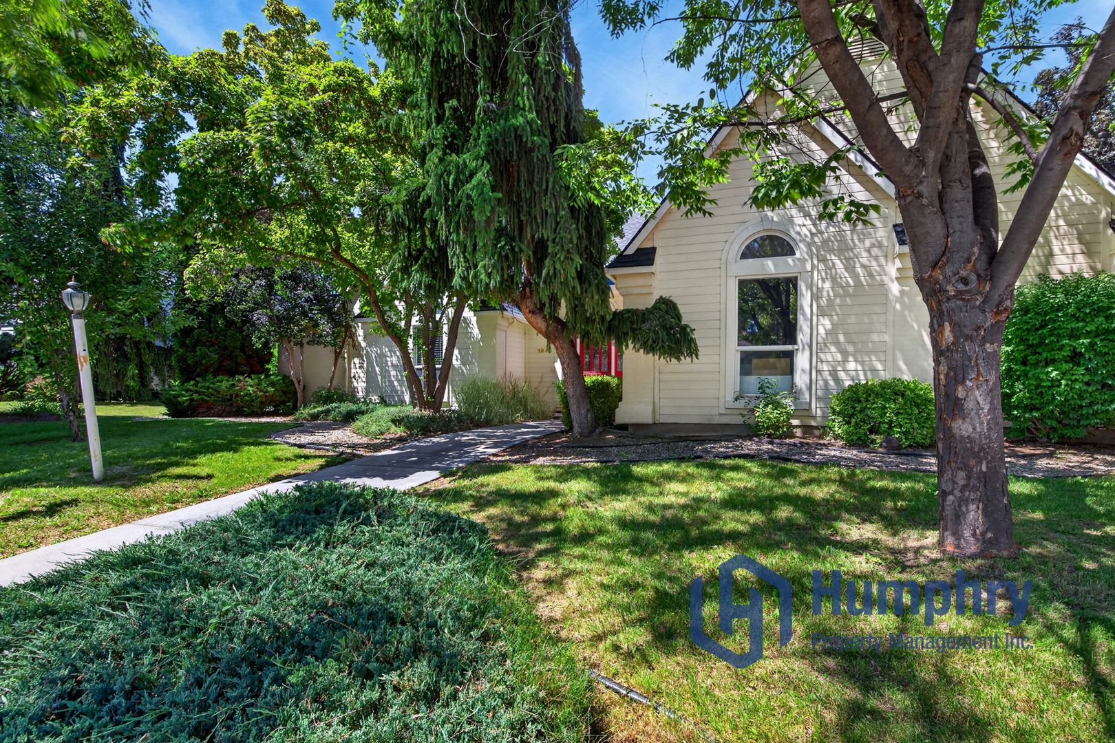 Beautiful home in Eagle near Eagle Hills Golf Course – photo 3