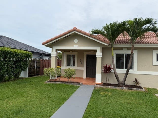 706 SE 14th Ave – photo 1
