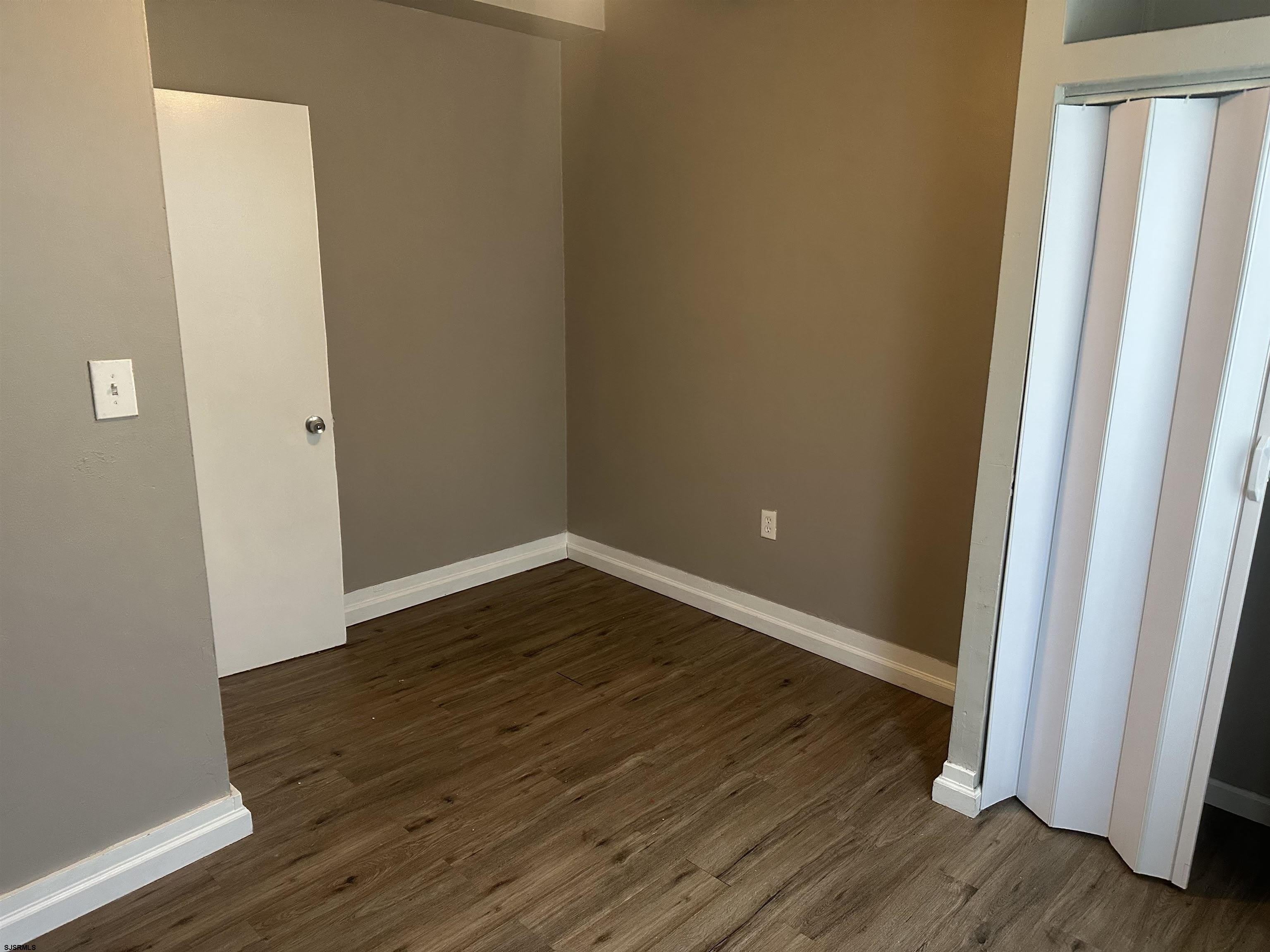 120 N Congress Ave – photo 5