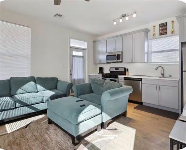 1811 NEW ORLEANS Street – photo 2