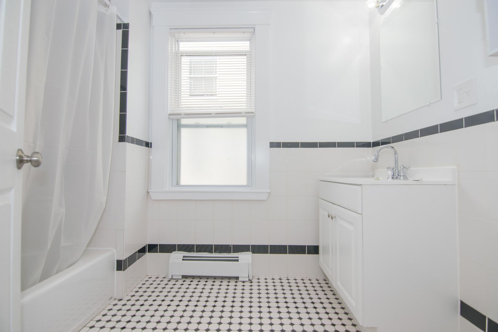 Beautiful and Spacious 4 bed2 bath – photo 4