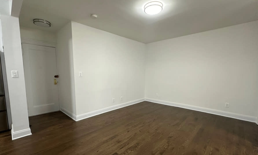 73 W 12th St – photo 5