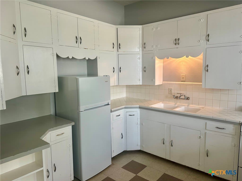 140 1/2 E San Antonio – photo 2