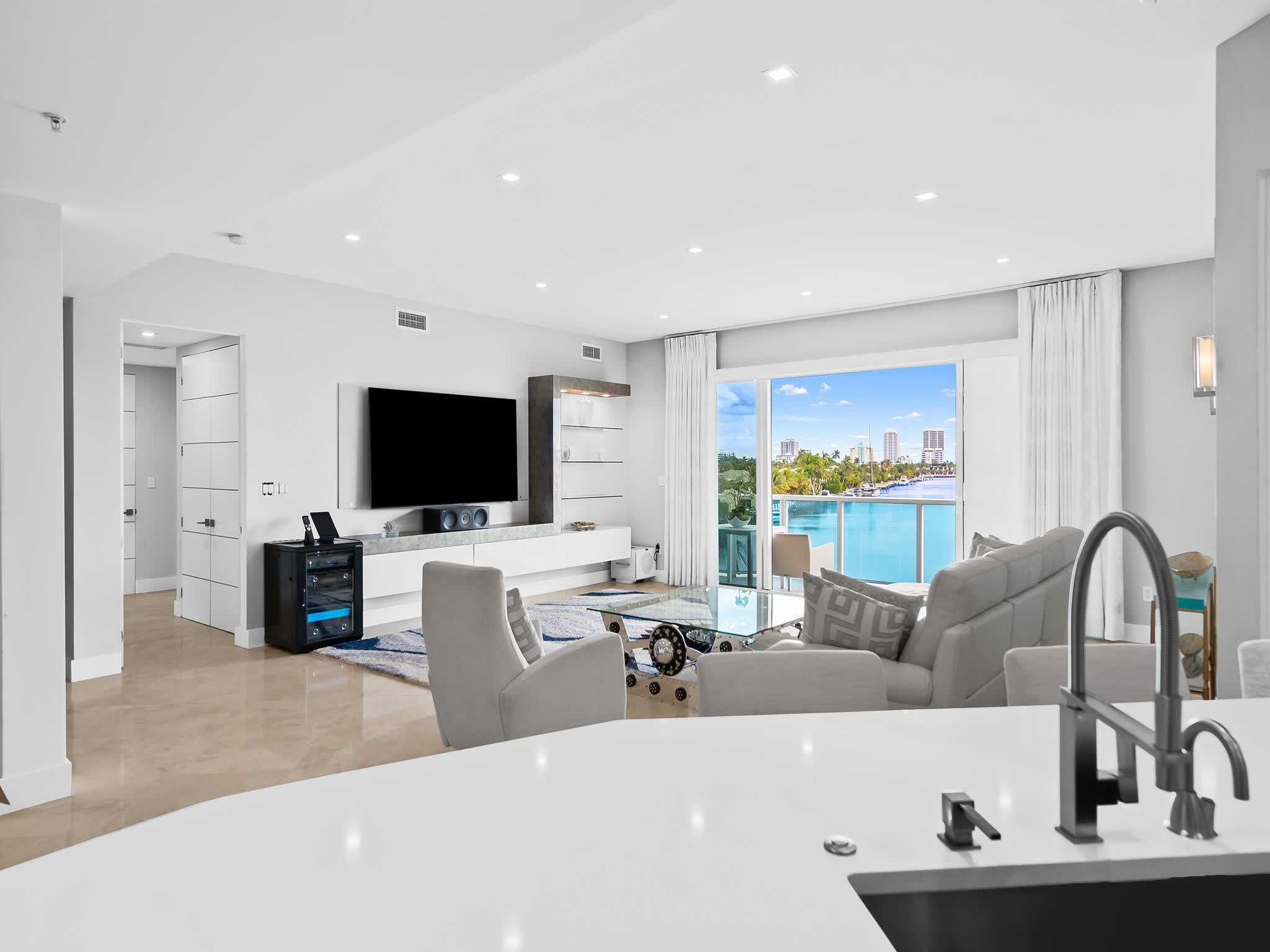 516 Hendricks Isle – photo 4