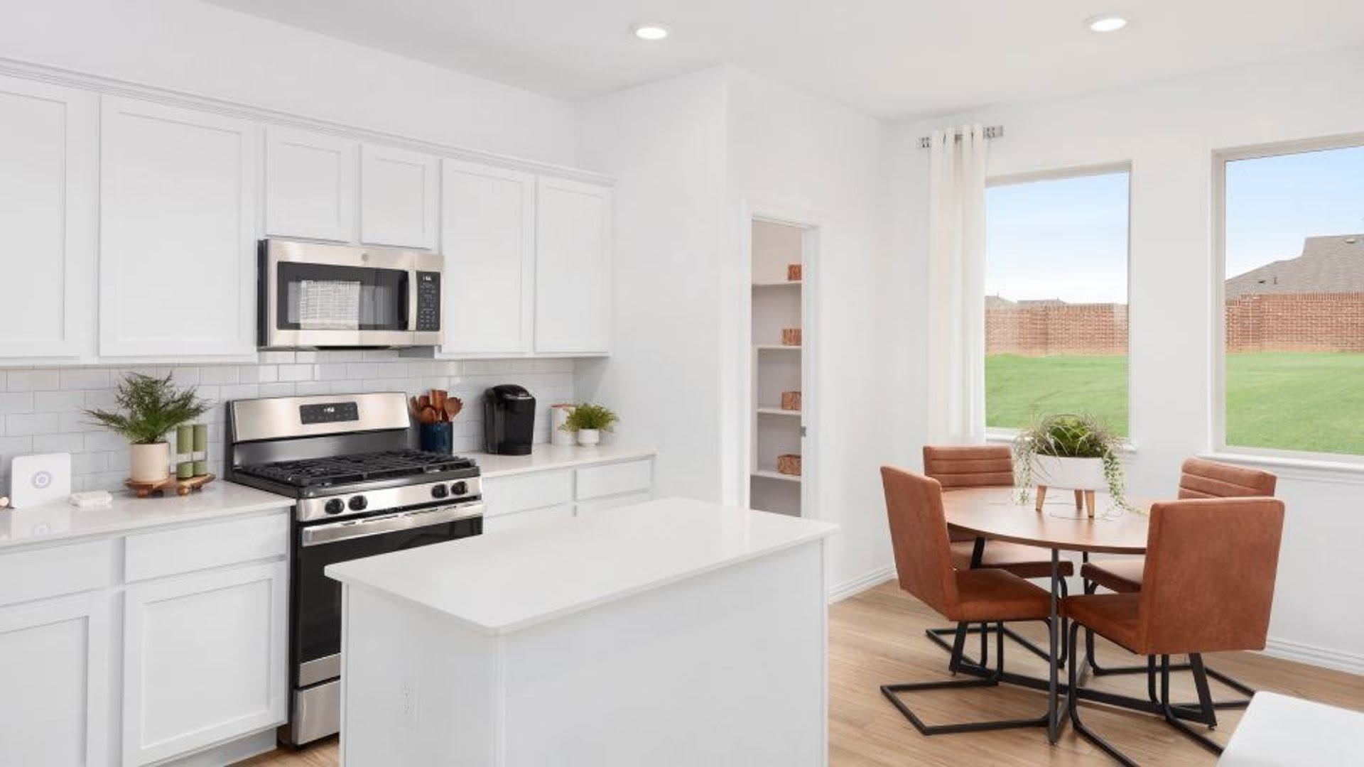 Verandah Is A Community Of New Single Family Homes For Lease In The Idyllic Royse City Tx Located Just Off The I 30 Tenants Will Be 14 Miles From Lake Ray Hubbard And 35 Miles From Dallas – photo 2