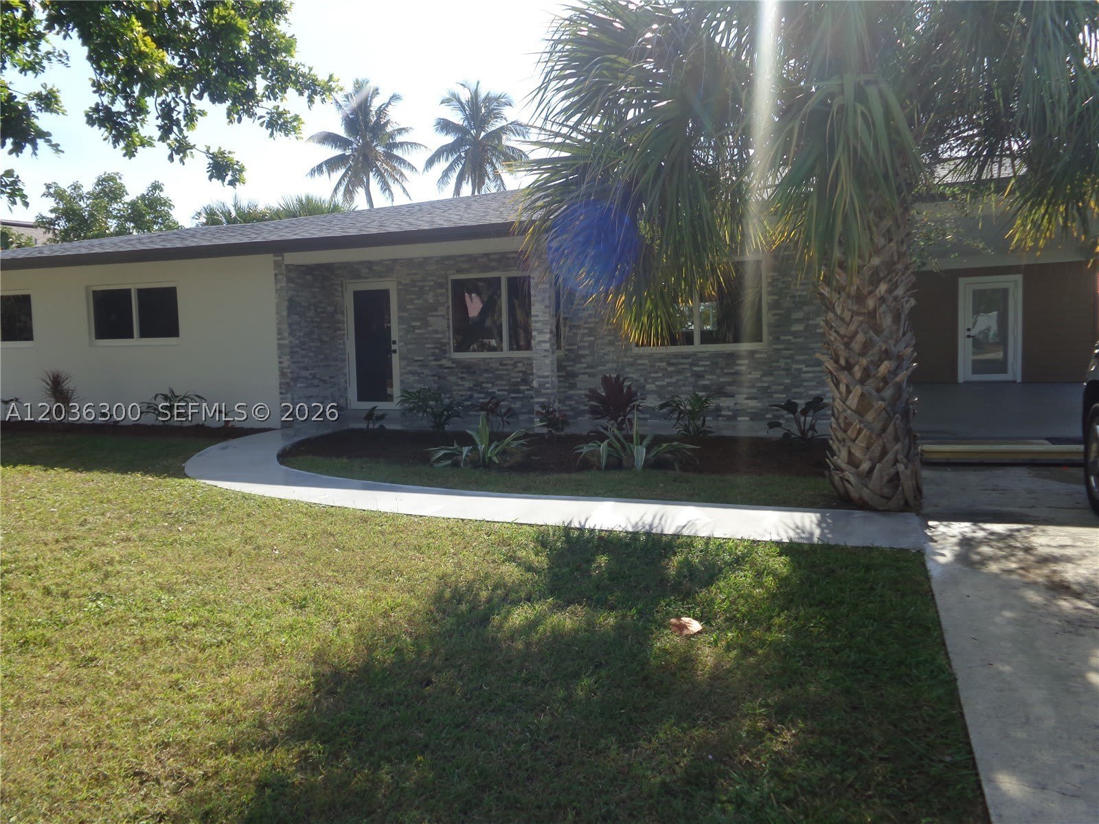 1565 N Thumb Point Dr – photo 2