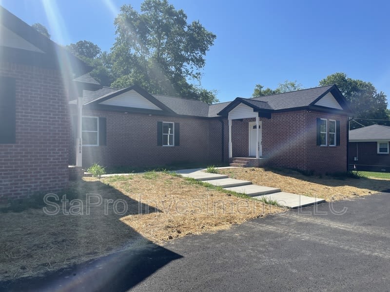 1128 Slaters Creek Rd – photo 2