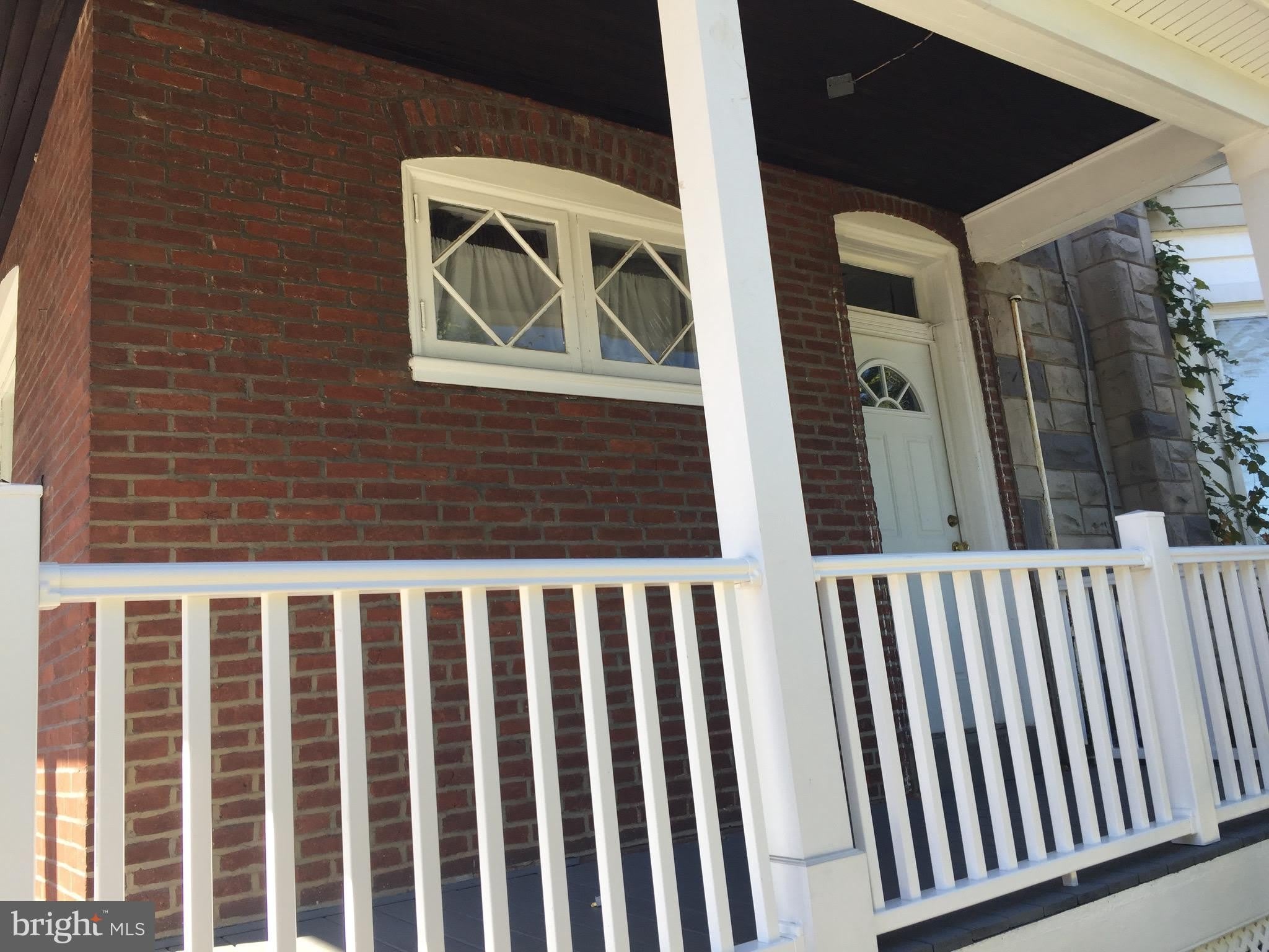 482 MARTIN Street – photo 4
