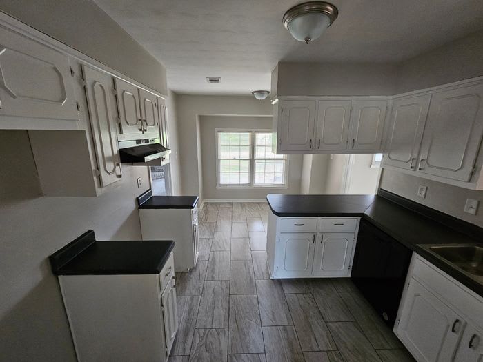 5566 Forsyth Drive – photo 5