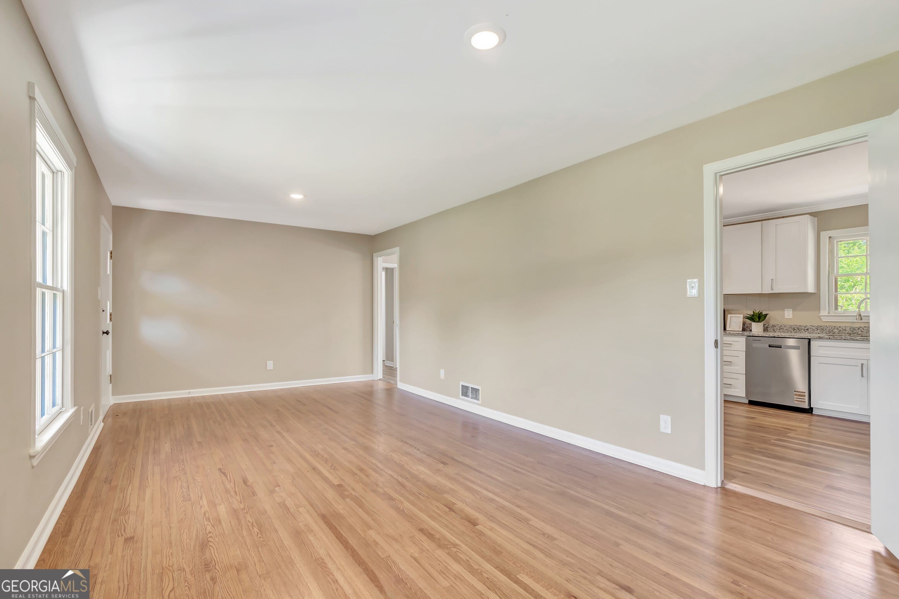 335 Kelly Drive – photo 3