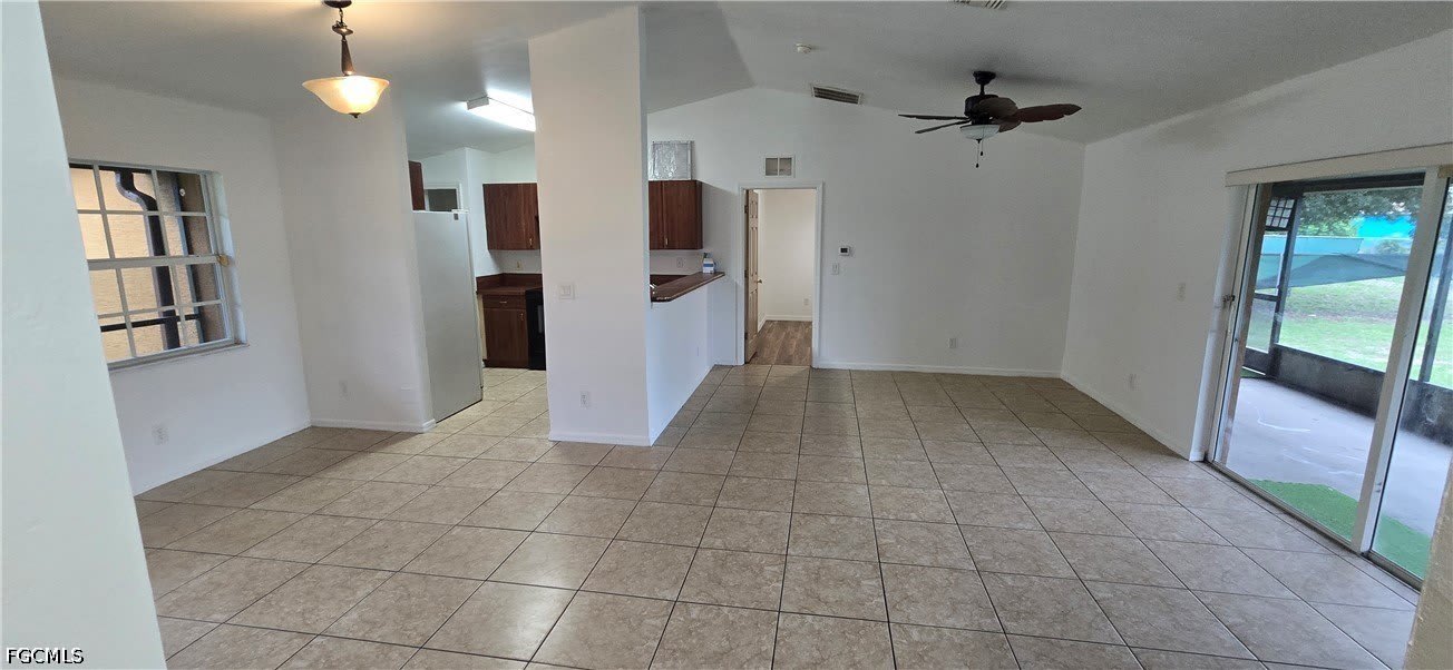 573 Bell Boulevard S – photo 2