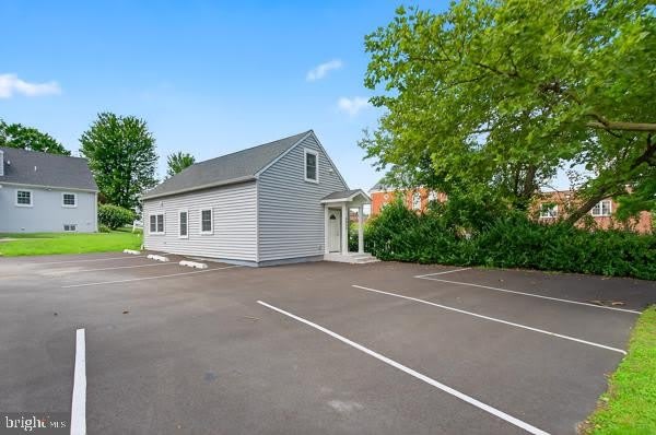 9511 BELAIR Road – photo 2