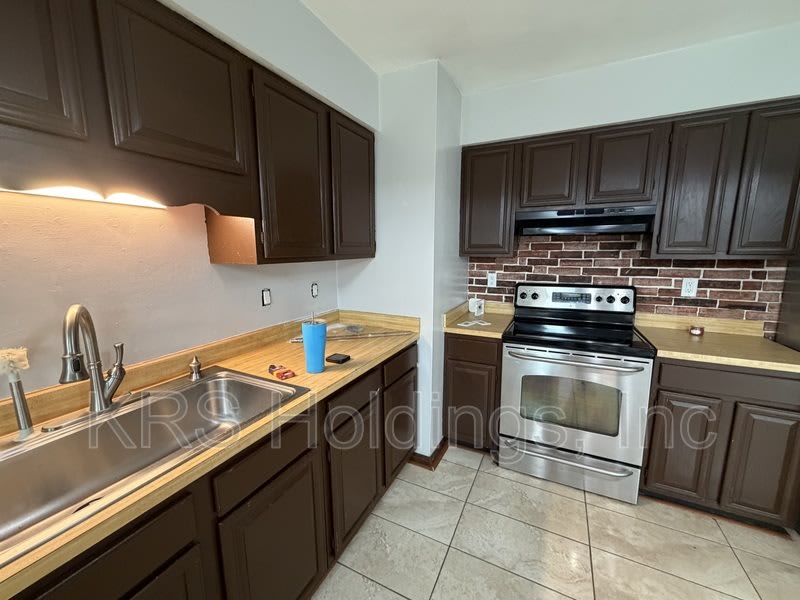 4508 Regent Drive – photo 5