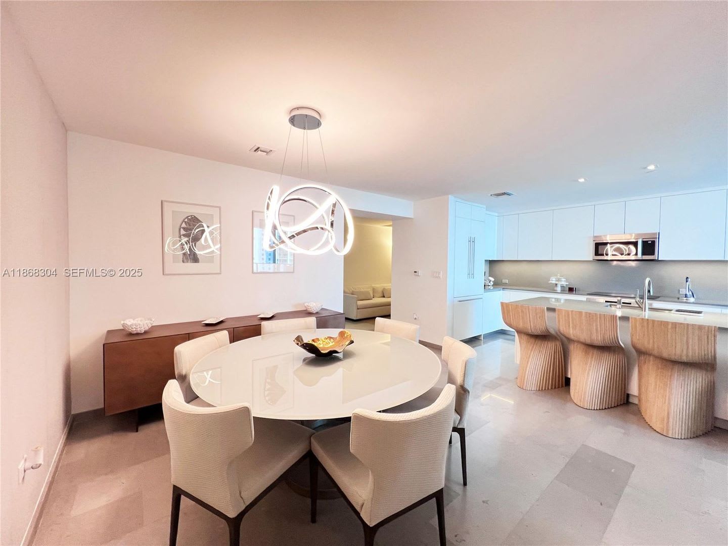 68 SE 6th Street 1003, Miami, FL 33131 – photo 3