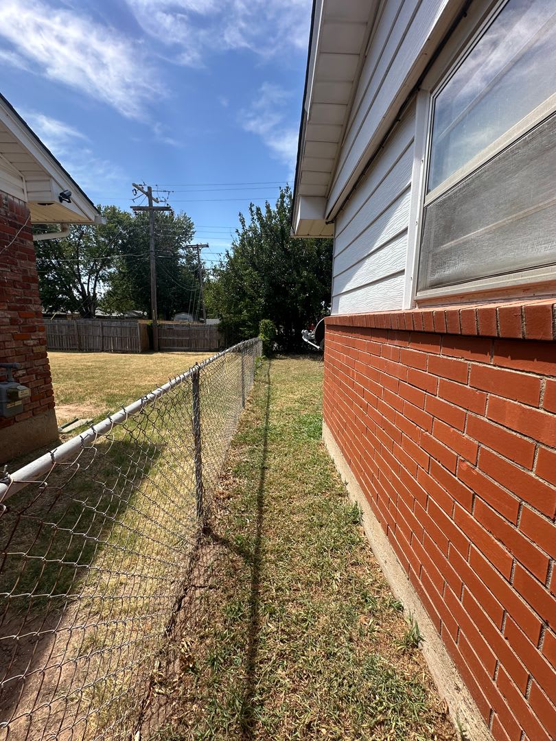 3 bed, 1 1/2 bath, 1 car garage – photo 5