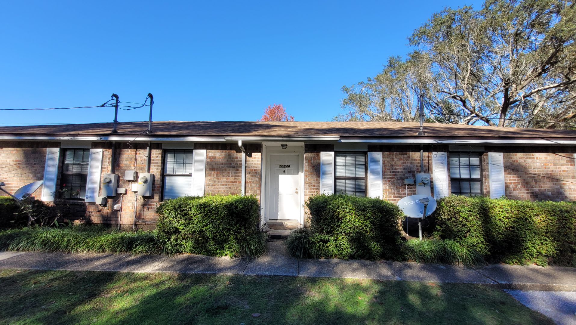 2 Bedroom 1 Bath Duplex for Rent! Trash & Lawn Care Included! – photo 1