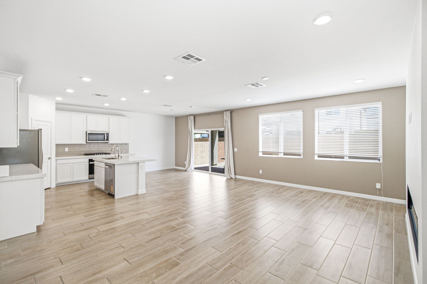 Spacious Southwest Las Vegas Home with Large Loft & Expansive Backyard – photo 4