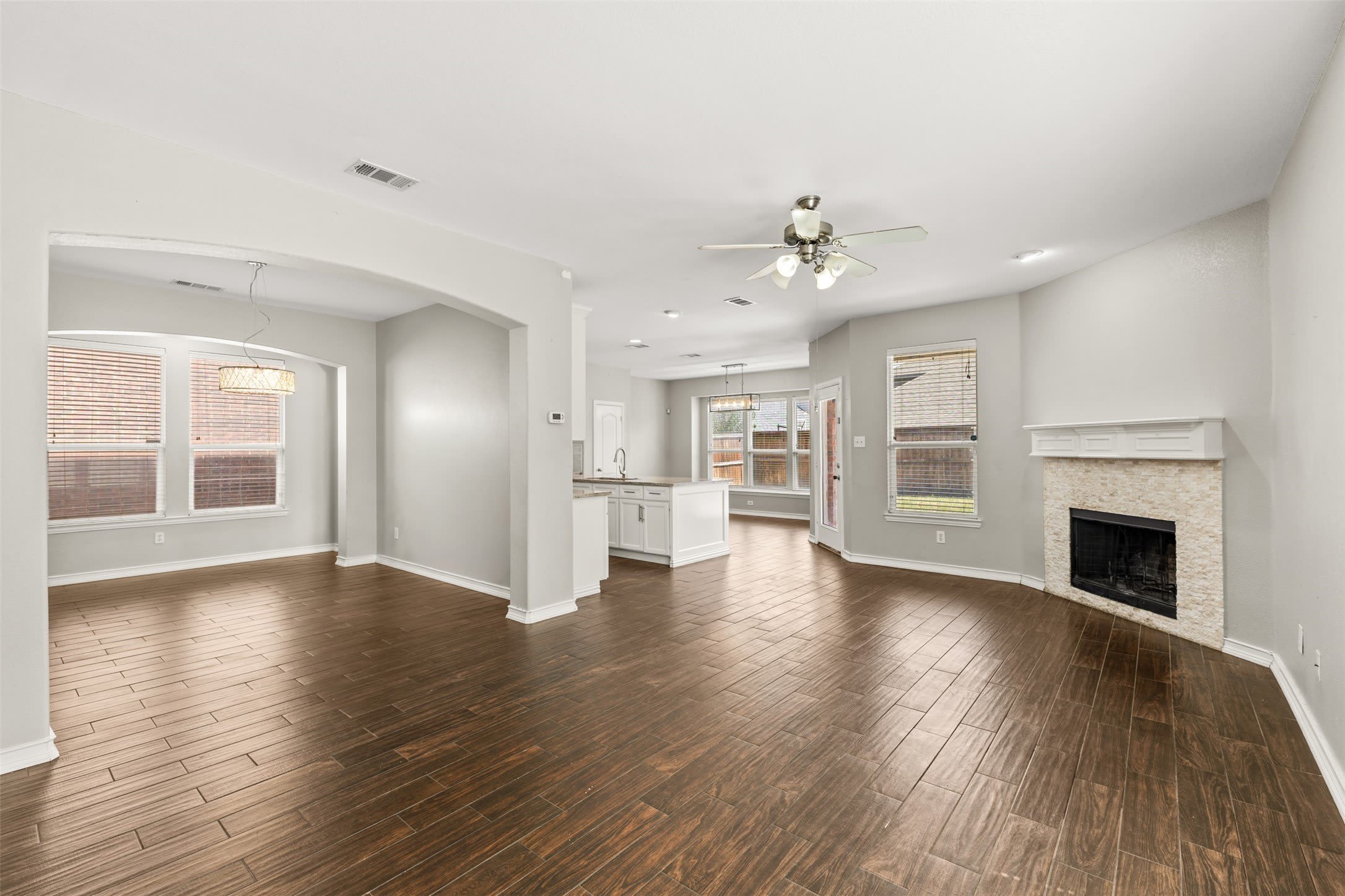 15920 Alvarado Drive – photo 4