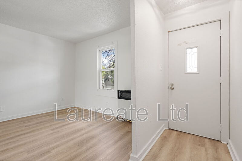 2631 W Pikes Peak Ave – photo 2