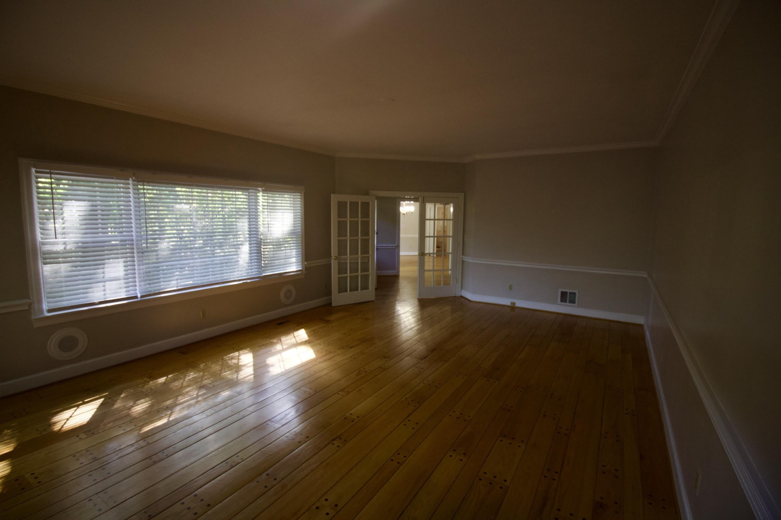 1502 Electric RD – photo 3
