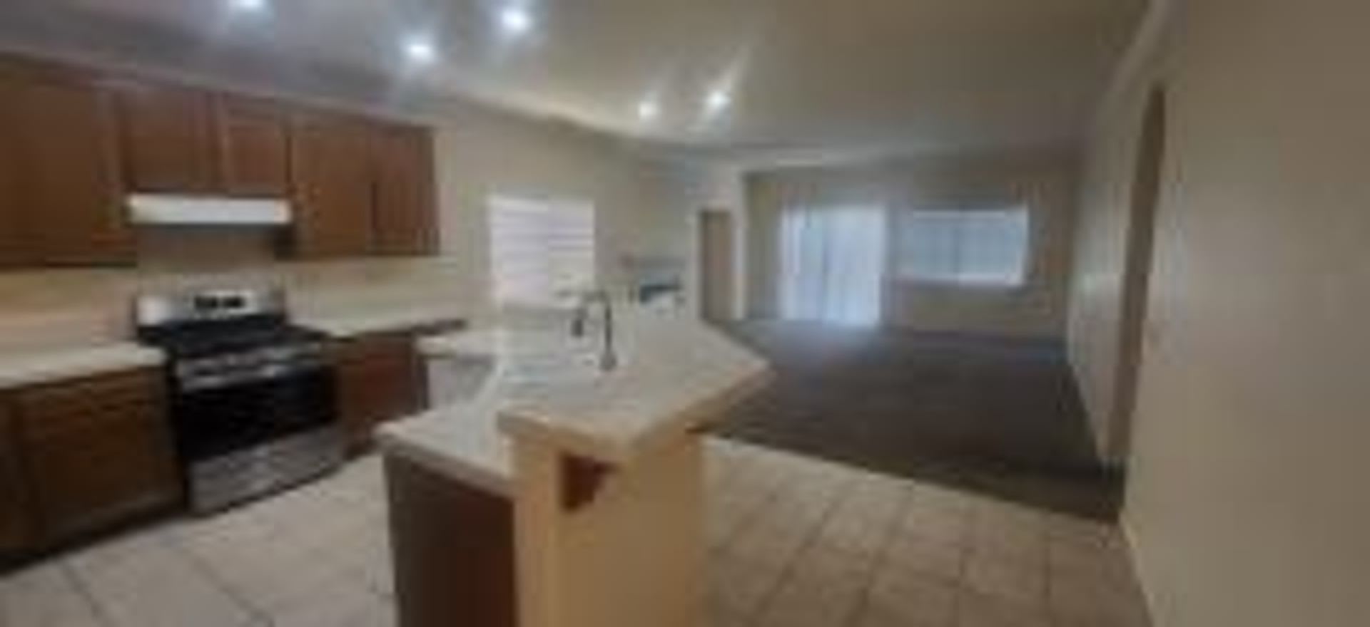 Single Story 3 Bedroom In Paseo Del Sol – photo 4