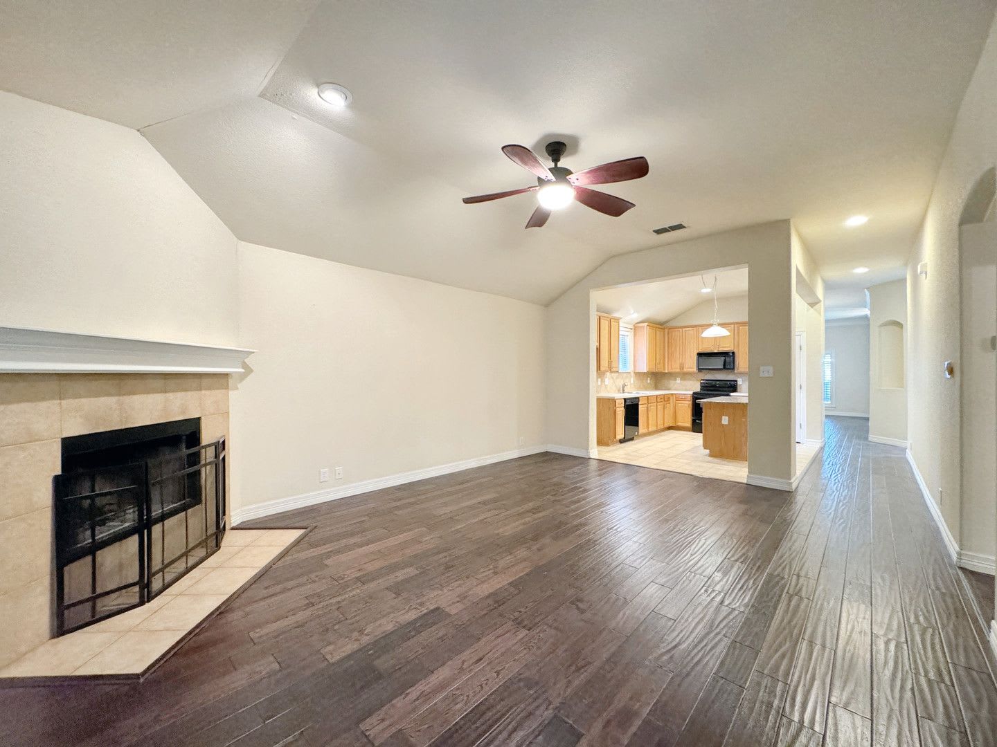 Beautiful Home in the gated community of Churchill Estates – photo 4