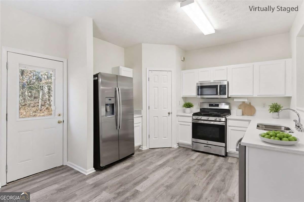 2913 Greyhawk Lane – photo 4