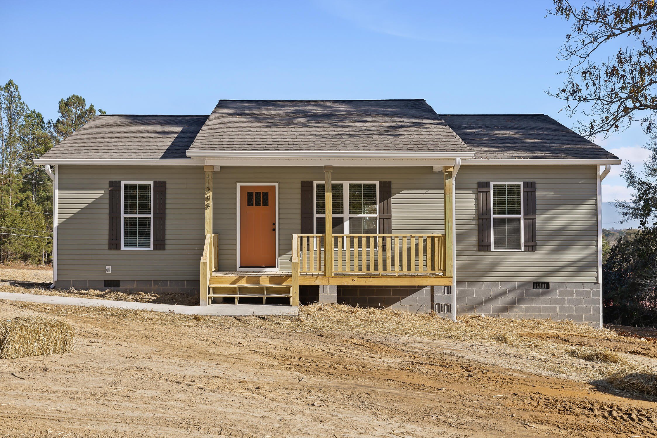 249 Luffman Road – photo 1