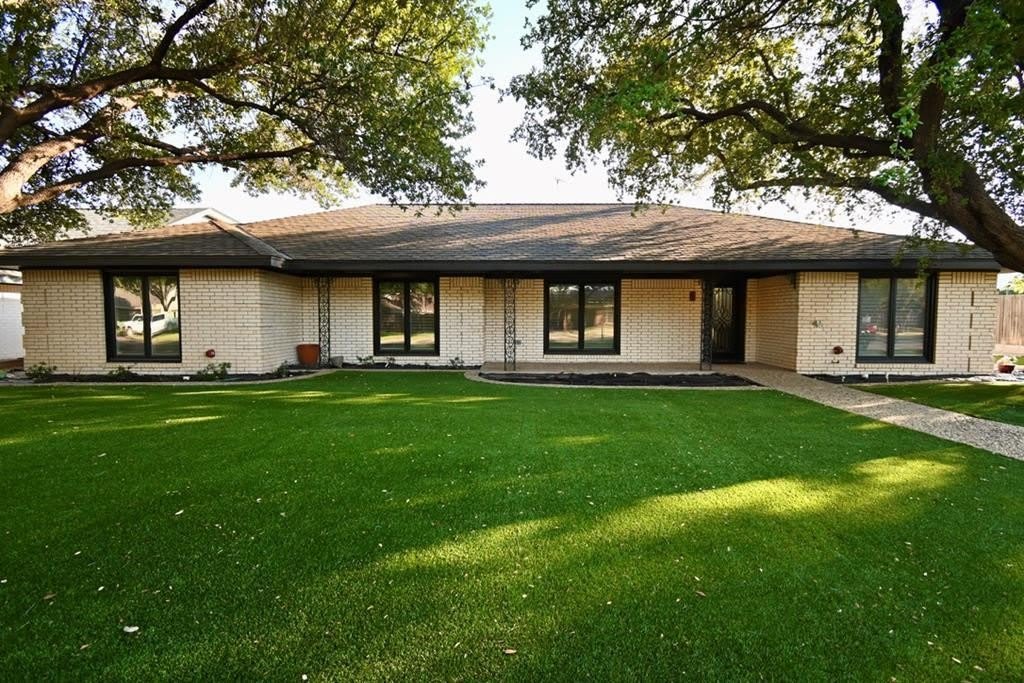 2 Bentley Court – photo 1
