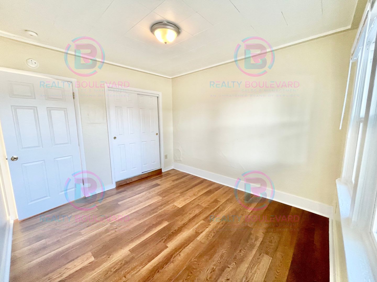 Charming Cottage-Style Home with Private Yard Near Downtown Reno – photo 3
