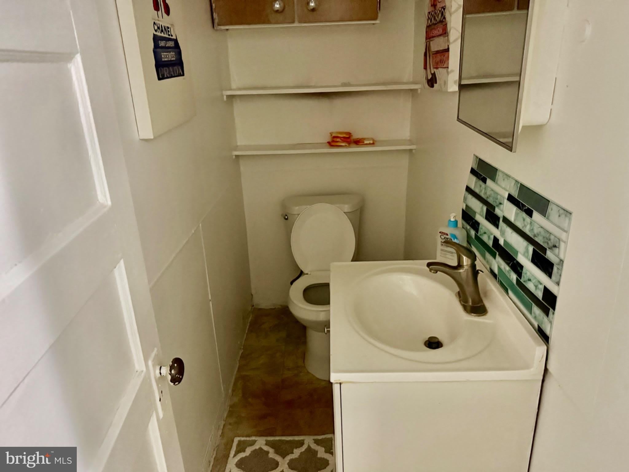 1545 W PASSYUNK Avenue – photo 1