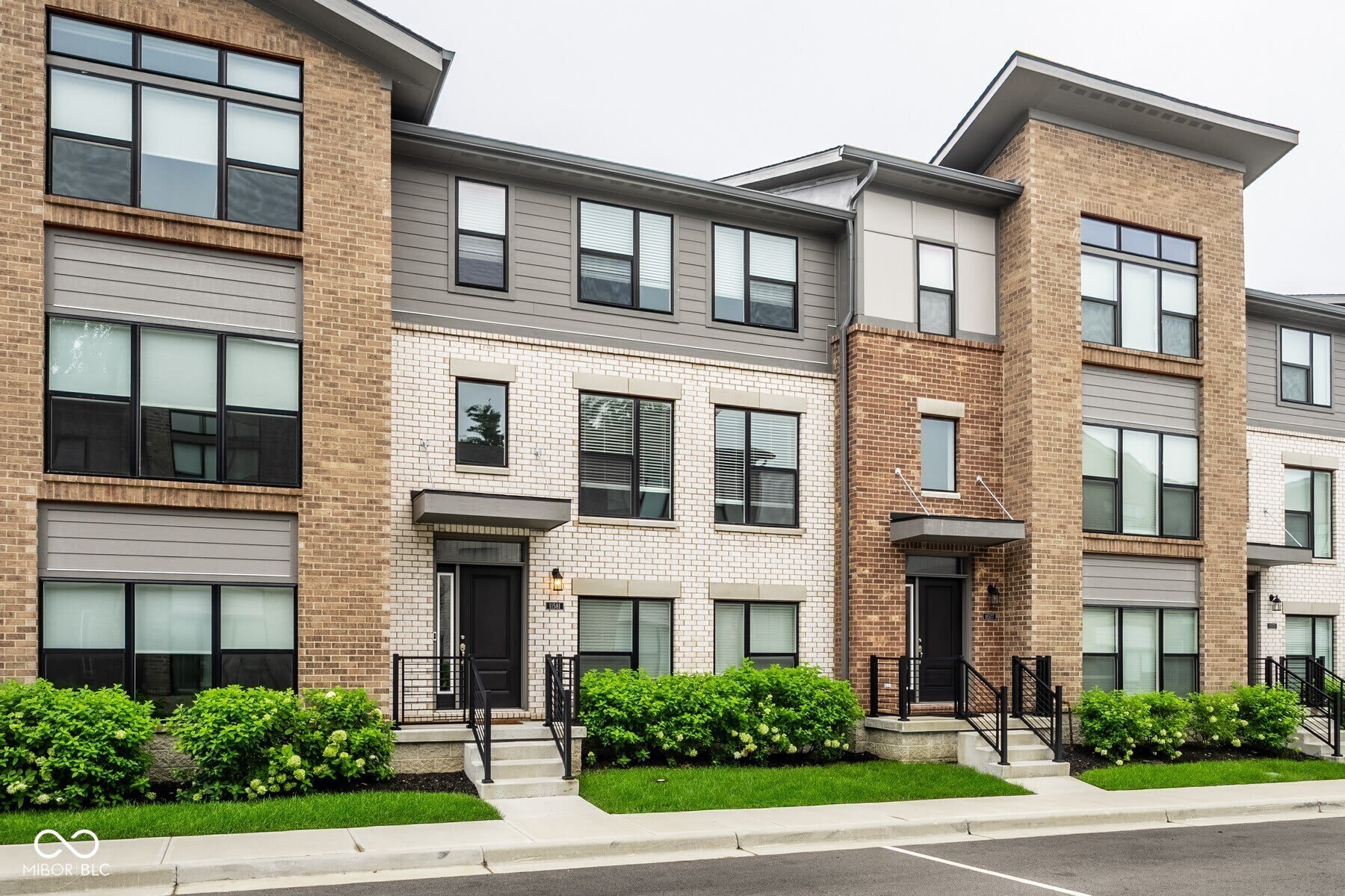 11581 Fulham Street – photo 2