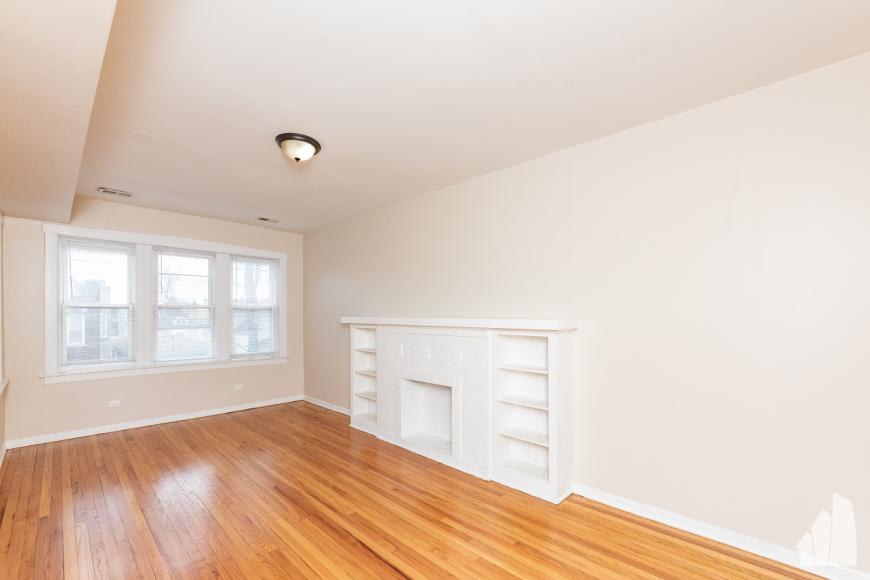 4453 N Hamlin – photo 4