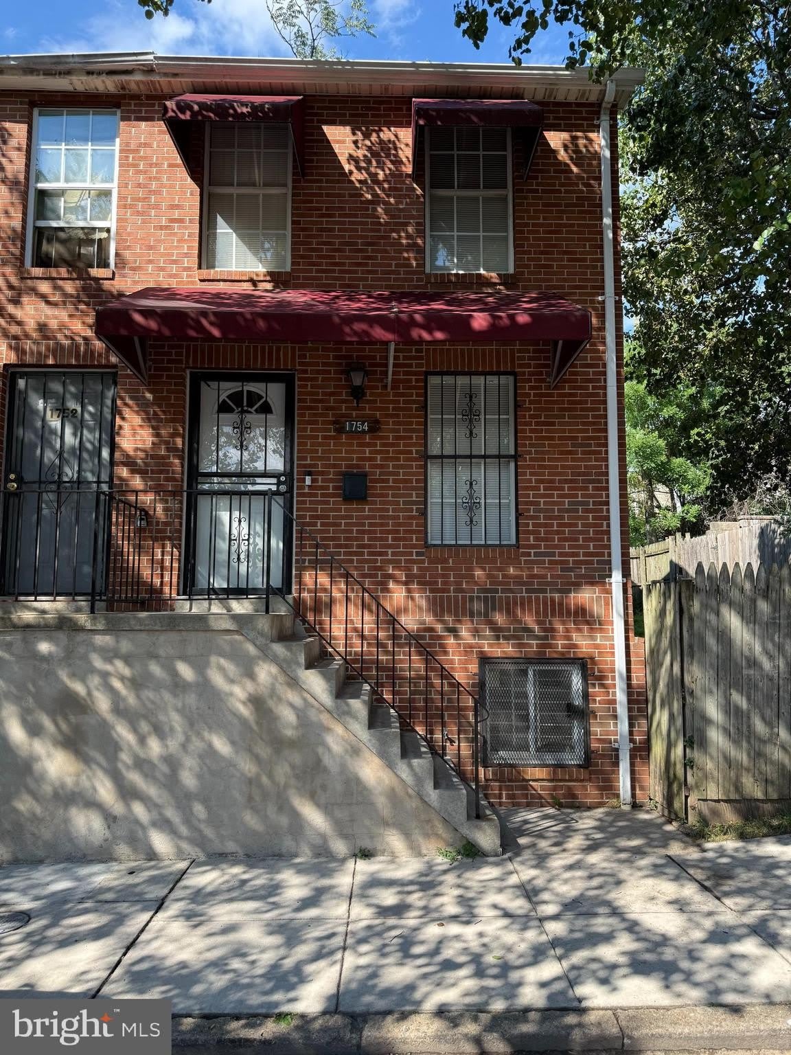 1754 ABBOTSTON Street – photo 1
