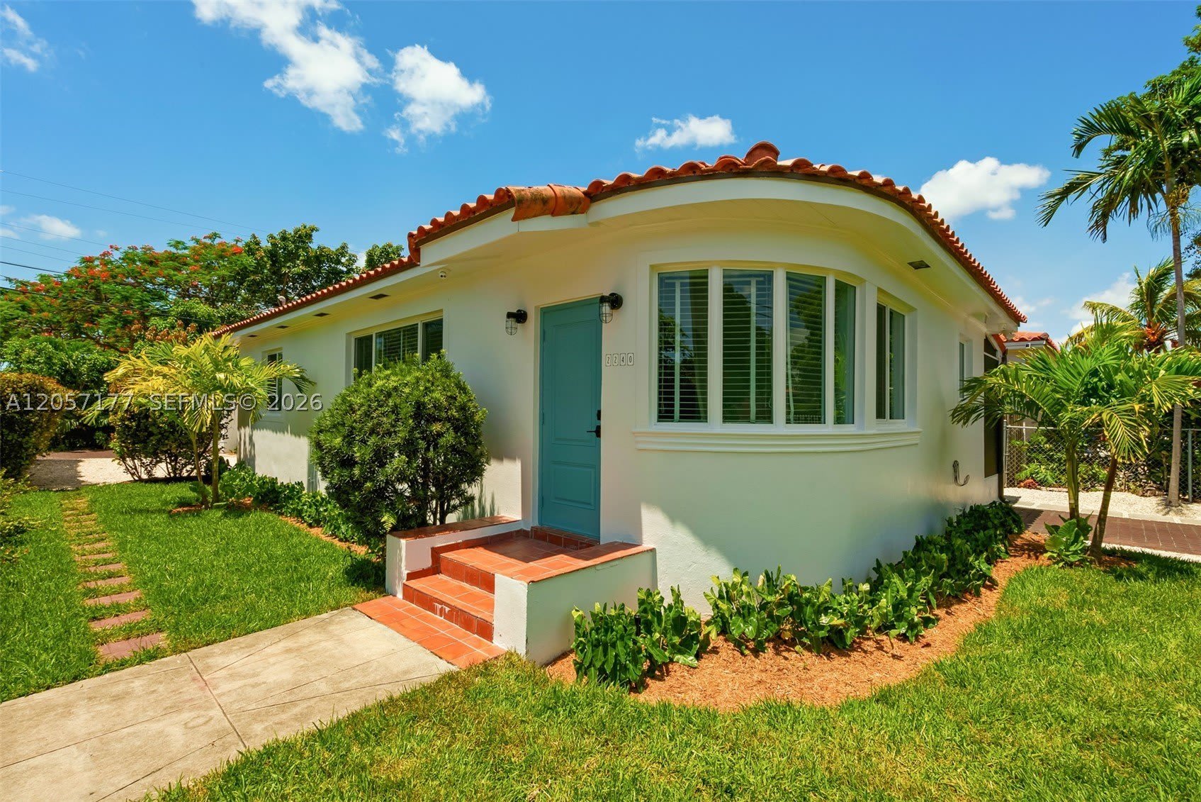 2240 Sw 24Th Ave – photo 1