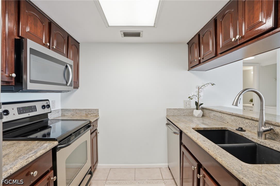 2885 Palm Beach Boulevard – photo 5
