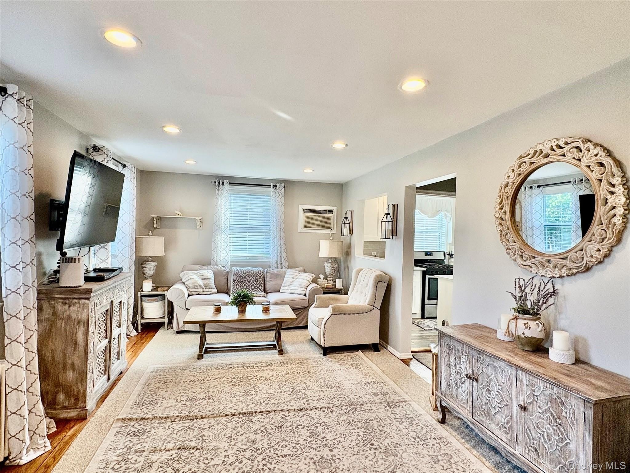 260-08 74th Avenue – photo 4