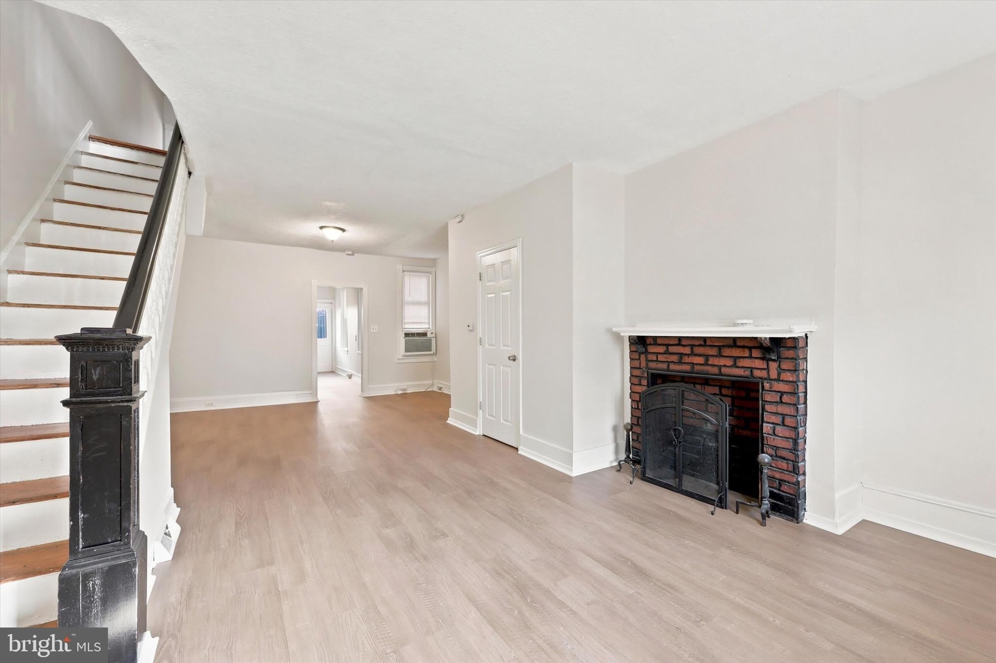 529 N CLAYTON Street – photo 3